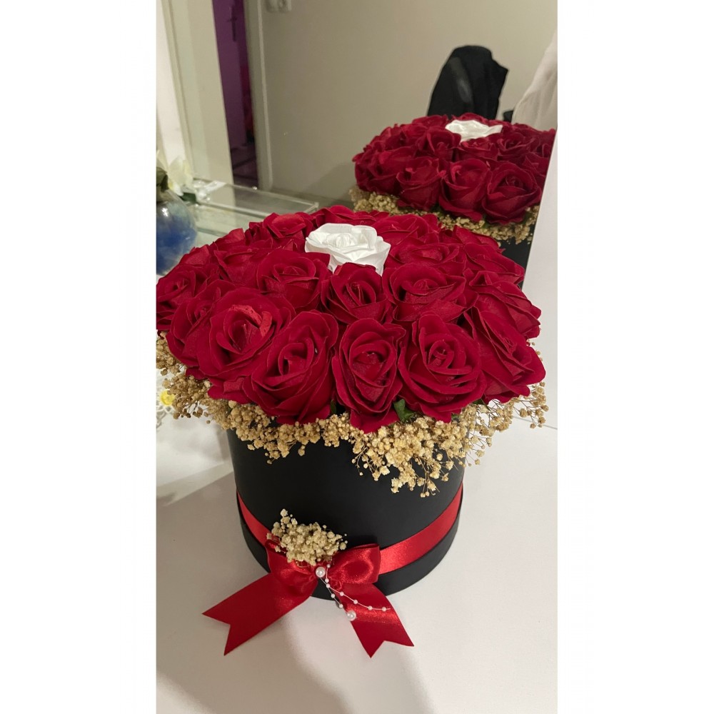 21 Güllü İsteme Çiçeği Aşkın Sembolü