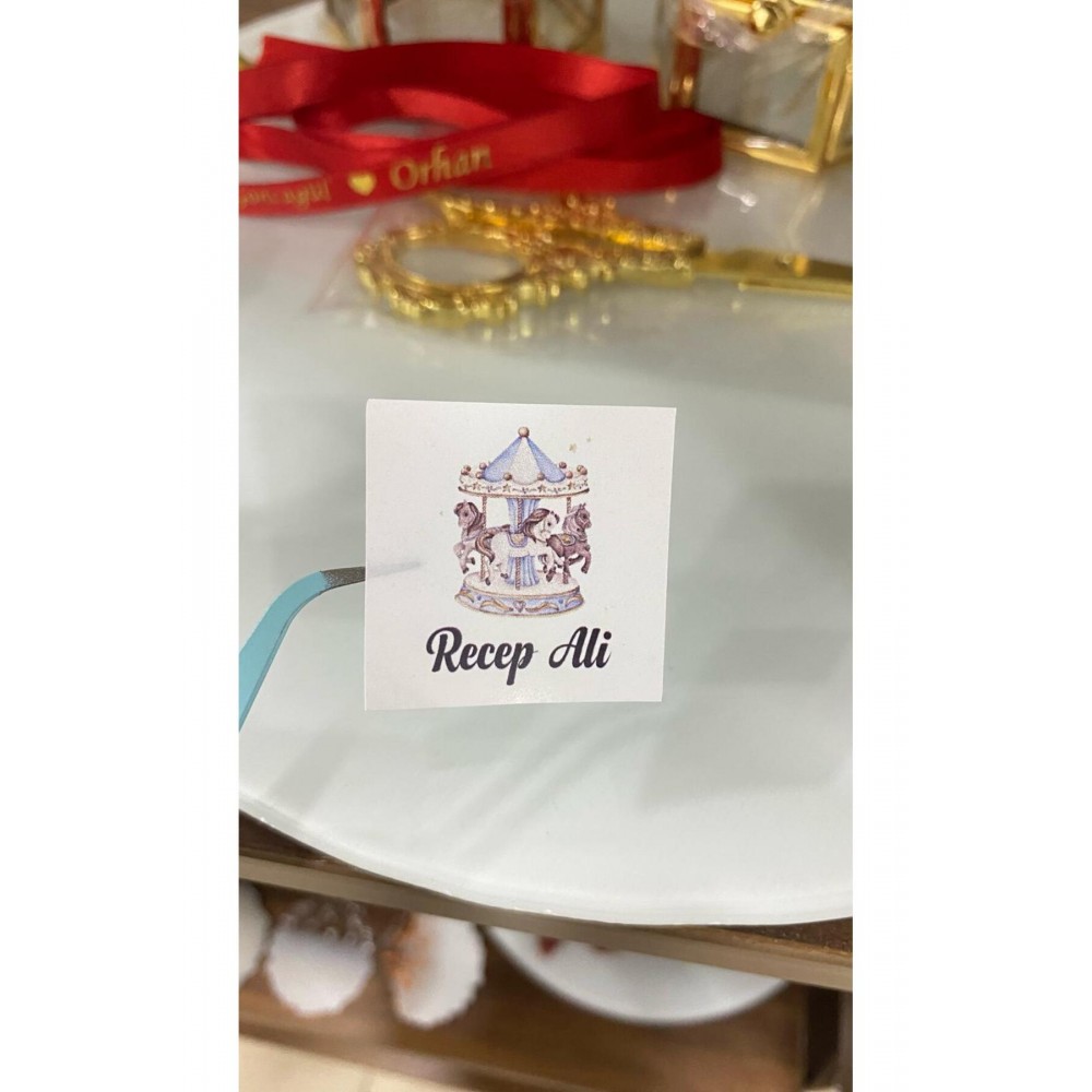 Yenidoğan Çikolata Etiketi Atlı Karıncalı 3,5x3,5 cm 88 Adet Kişiye Özel - Arl Etiket Tasarım