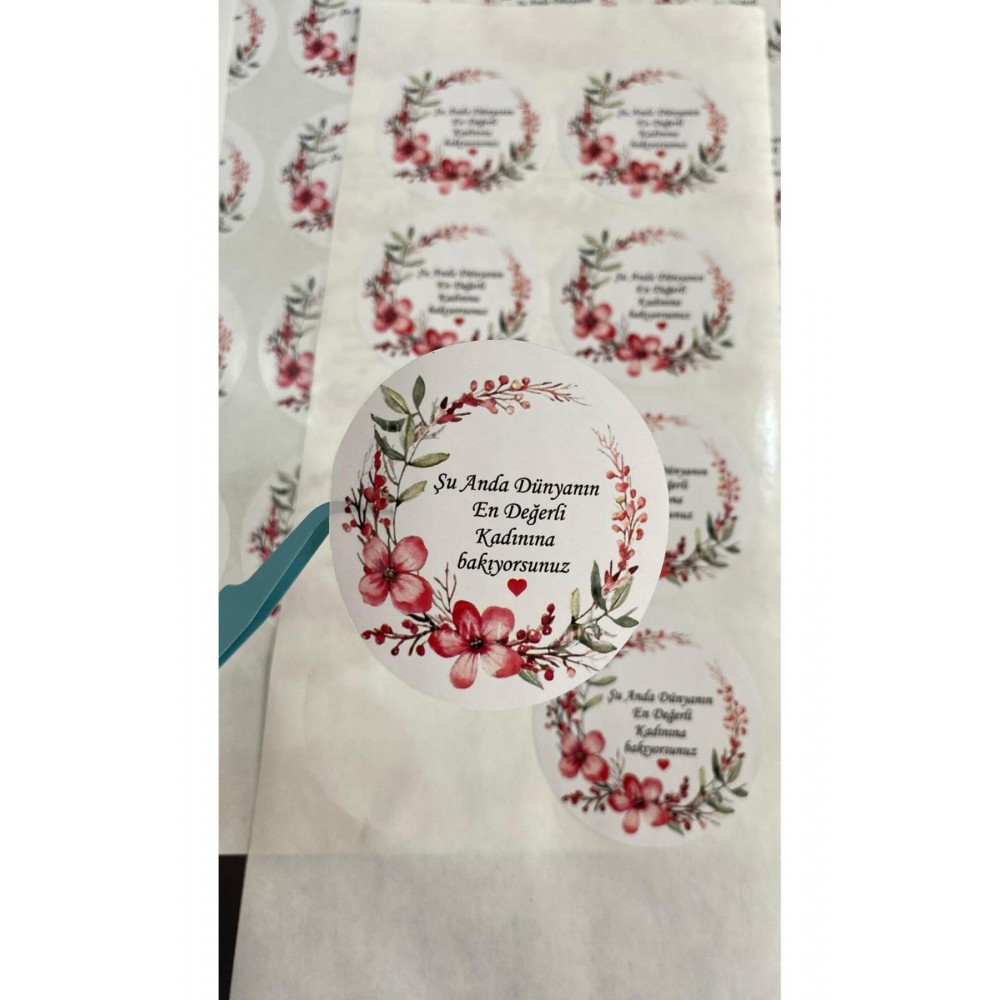 Kadınlar Günü 8 Mart Yuvarlak Yapışkanlı Etiket 4x4 cm 54 Adet - ARLetikettasarım