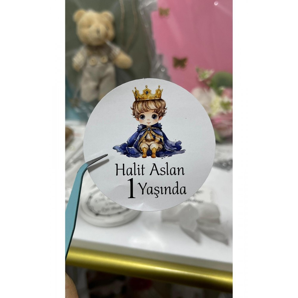 İsme Özel Prensli Yuvarlak Yapışkanlı Etiket 4x4 cm 70 Adet - Arl Etiket Tasarım